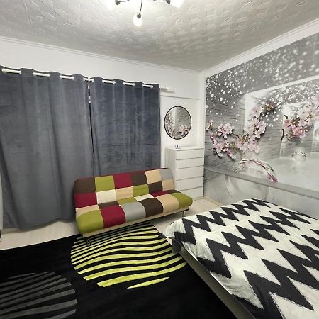 Central Colors Studio Petroşani Εξωτερικό φωτογραφία