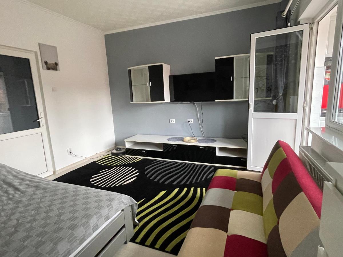 Central Colors Studio Petroşani Εξωτερικό φωτογραφία